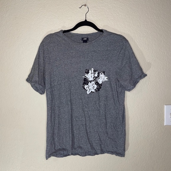 H&M Other - H&M gray short sleeve with pocket